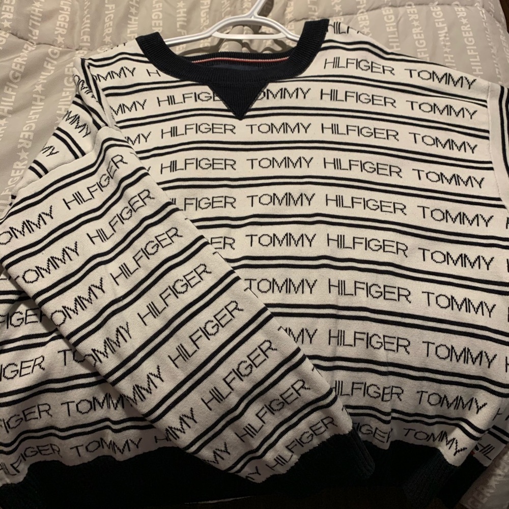 Tommy Hilfiger knit sweater